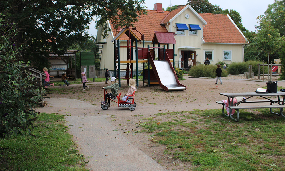 Full fart på förskolans utegård!